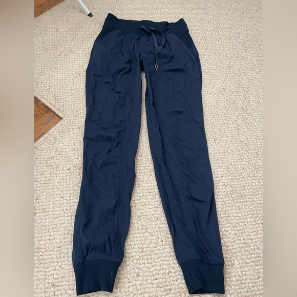 Lululemon dance studio joggers in True Navy size 4 - Picture 2 of 4